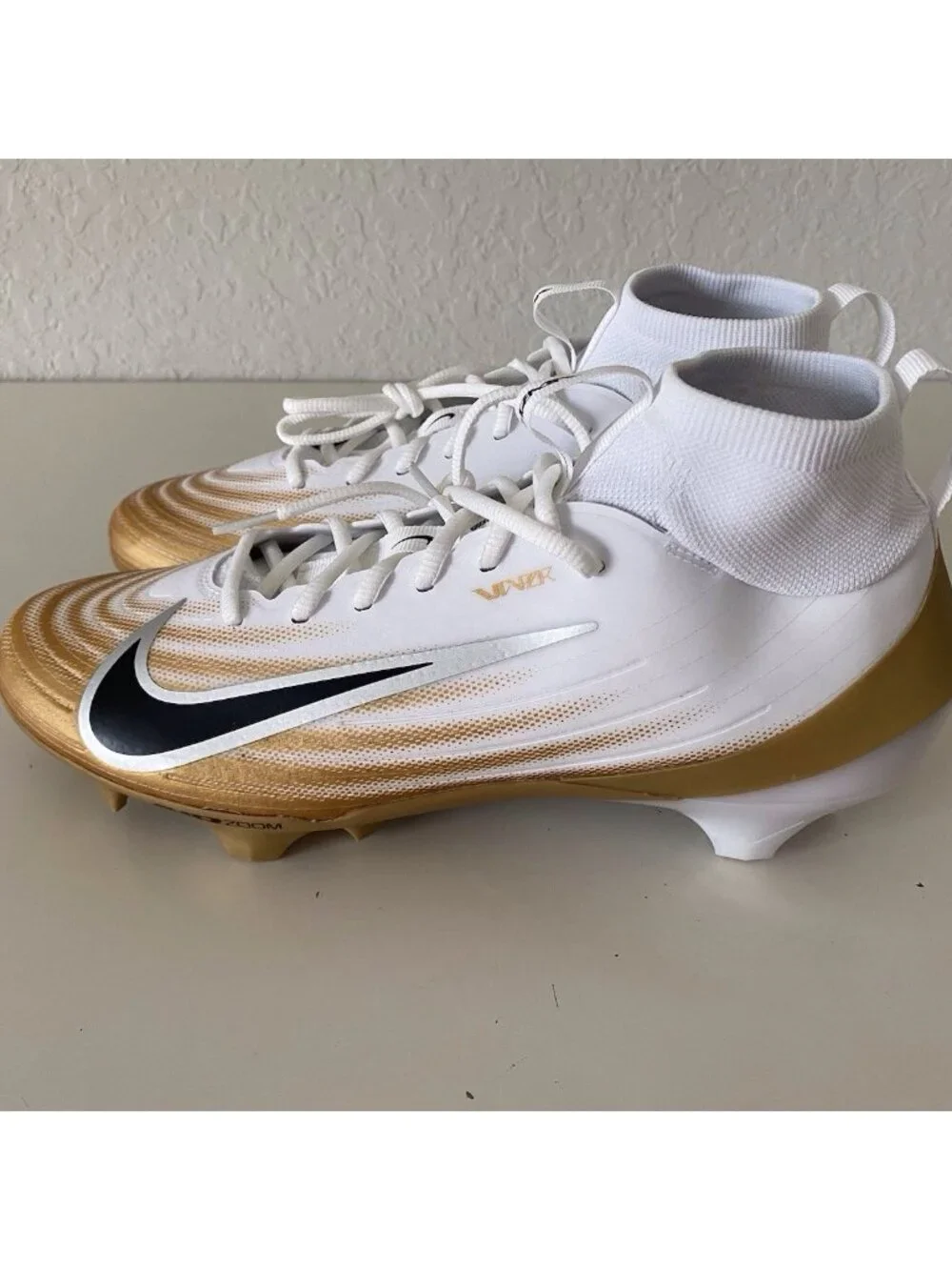 Men’s Sz 10  Nike Zoom Air Vapor Pro 1 Football Cleats FB3298-103 White Gold